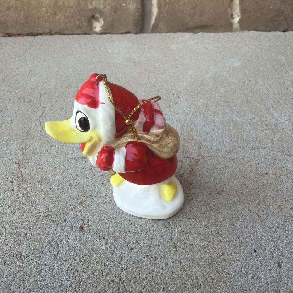 Vintage 1980's DISNEY Porcelain CHRISTMAS Ornament DONALD DUCK Santa Claus Japan - Picture 2 of 5